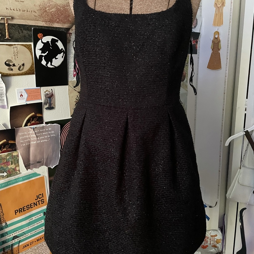 90s Little black dress with POCKETS!